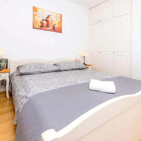 Apartment Marina Razanj