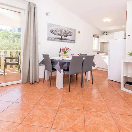 Marina Apartment *