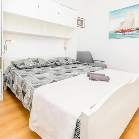 Apartment Marina Razanj