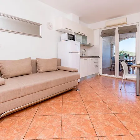 Apartment Marina Razanj